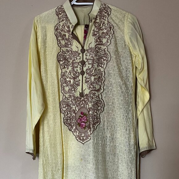 3 Piece Lawn Fully Embroidered Suit - Pakistani/Indian - Picture 1 of 5